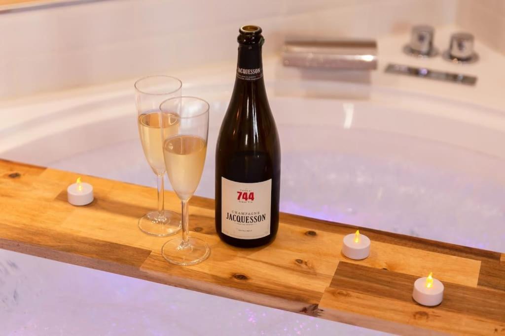 Suite Love Jacuzzi 몽테브랭 외부 사진