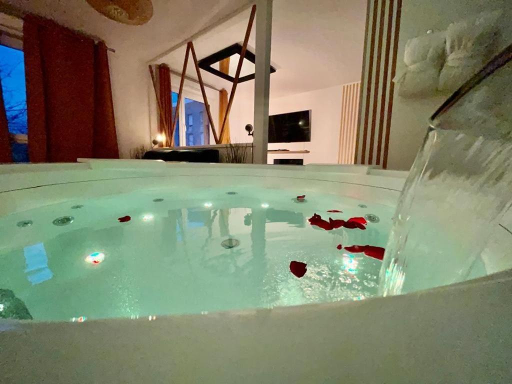Suite Love Jacuzzi 몽테브랭 외부 사진
